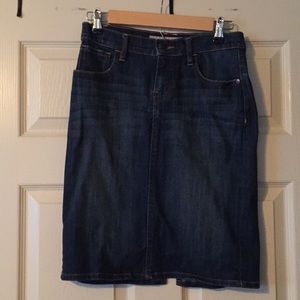 Old Navy denim skirt. Sz 2